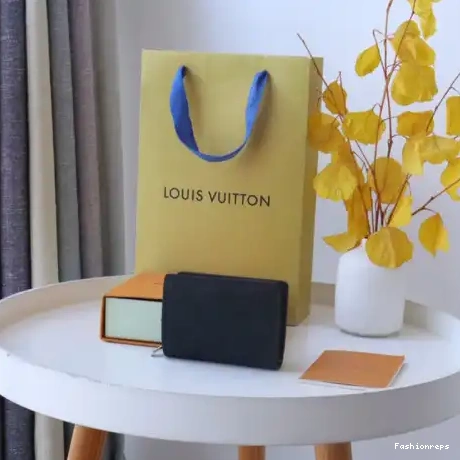 2306YA0007 Bag LV 0606